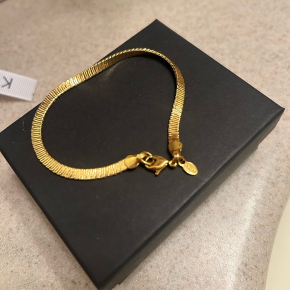 Maret Gold Bracelet - Picture 2 of 2